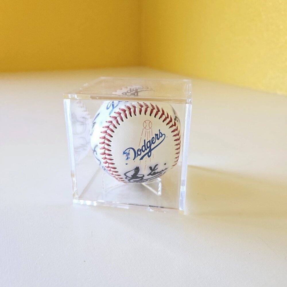 LA Dodger Team Signed Baseball NOT authenticated - Multiple Signatures